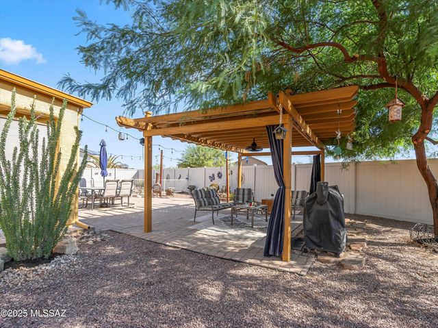 34625 S Corral Drive, Red Rock, AZ 85145