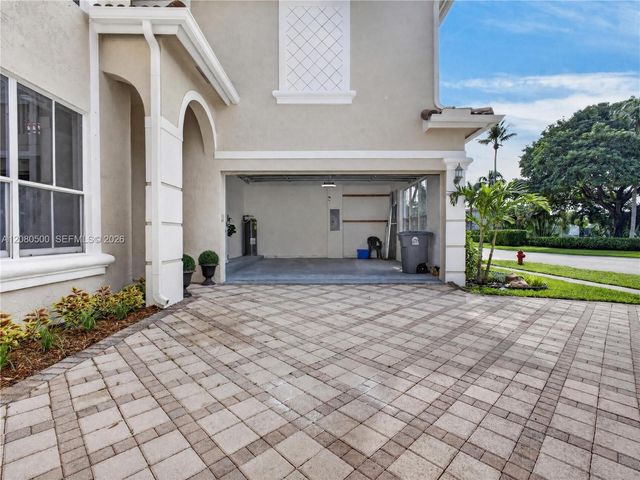 9648 Vineyard Court, Boca Raton, FL 33428