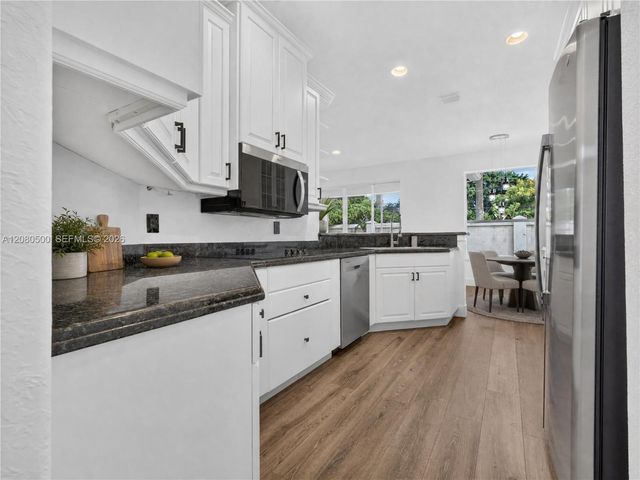 9648 Vineyard Court, Boca Raton, FL 33428