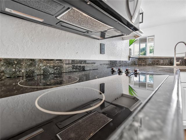 9648 Vineyard Court, Boca Raton, FL 33428