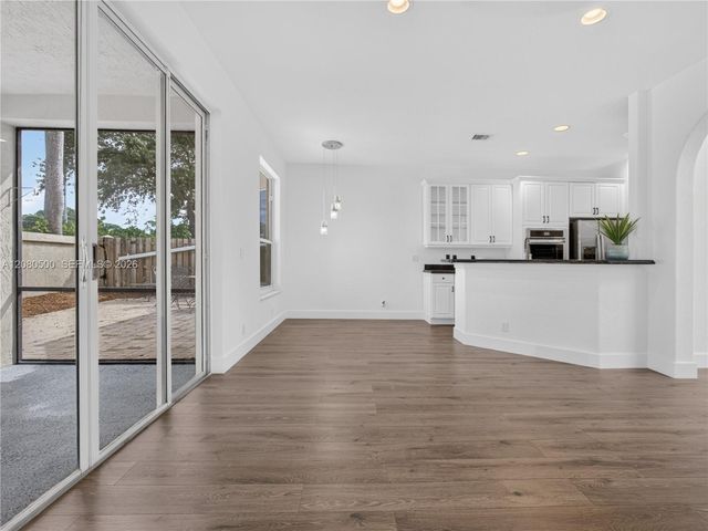 9648 Vineyard Court, Boca Raton, FL 33428