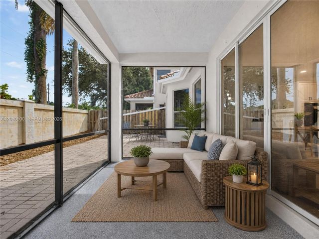 9648 Vineyard Court, Boca Raton, FL 33428