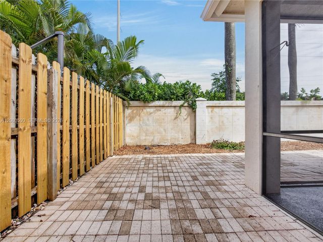 9648 Vineyard Court, Boca Raton, FL 33428