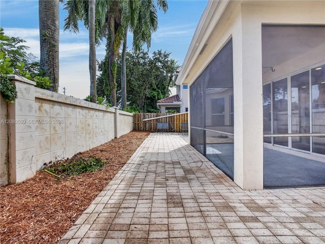 9648 Vineyard Court, Boca Raton, FL 33428