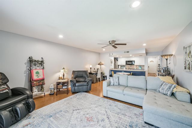 15575 Marina Drive 315C, Conroe, TX 77356