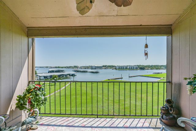 15575 Marina Drive 315C, Conroe, TX 77356