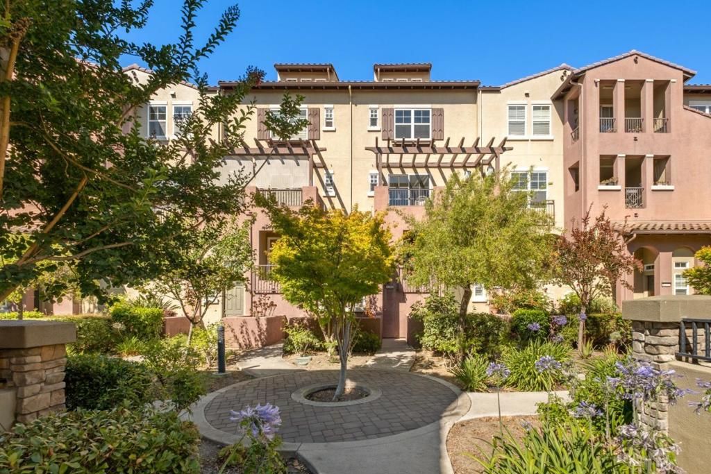 Image 1 of property listing at 1241 Avenida Las Brisas, San Jose, CA 95131
