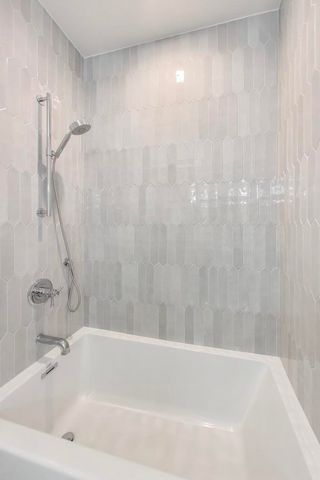 1910 W Fletcher Street, Chicago, IL 60657