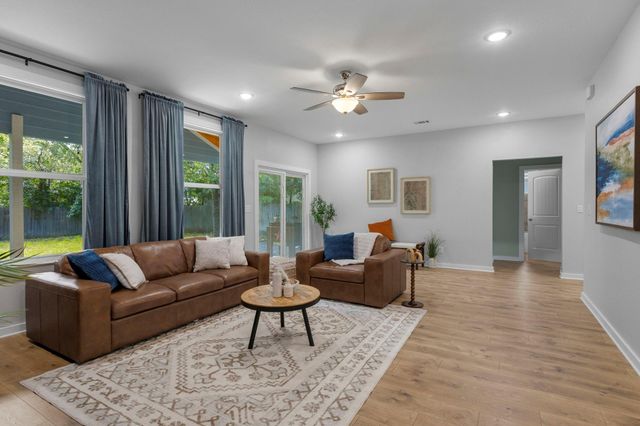 700 S Church ST, Lockhart, TX 78644