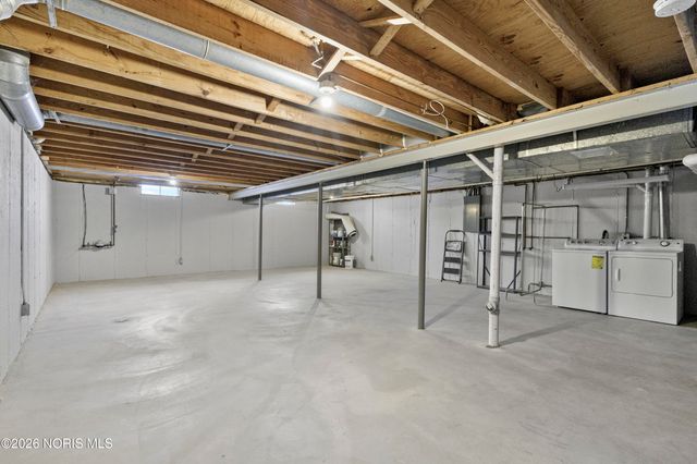 2024 Inglewood Road, Holland, OH 43528