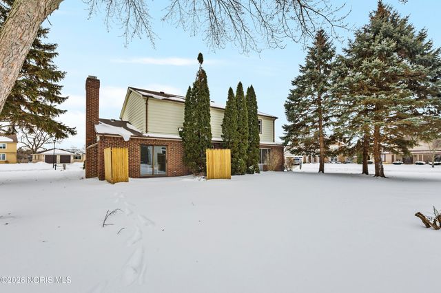 2024 Inglewood Road, Holland, OH 43528