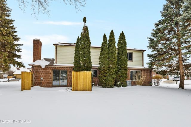 2024 Inglewood Road, Holland, OH 43528