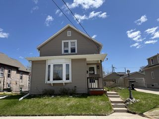 909 S 25th STREET, Manitowoc, WI 54220