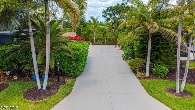 4730 Southern Breeze DR, Naples, FL 34114