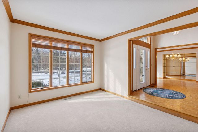 5043 Isle Avenue N, Lake Elmo, MN 55042