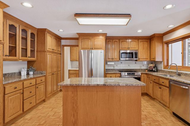 5043 Isle Avenue N, Lake Elmo, MN 55042