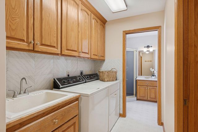 5043 Isle Avenue N, Lake Elmo, MN 55042