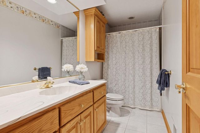 5043 Isle Avenue N, Lake Elmo, MN 55042