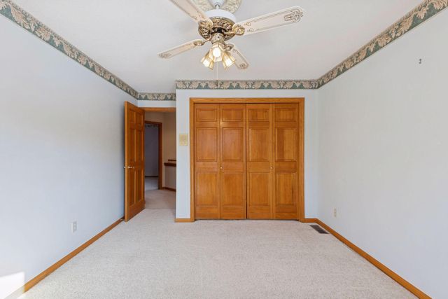 5043 Isle Avenue N, Lake Elmo, MN 55042