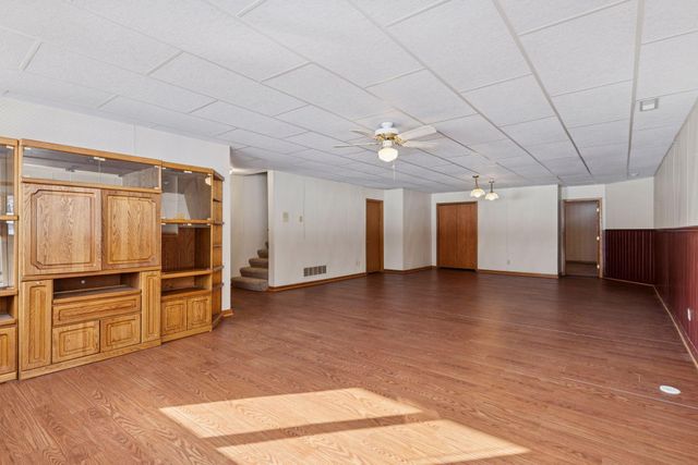 5043 Isle Avenue N, Lake Elmo, MN 55042