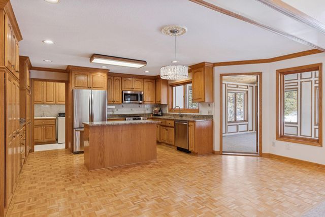 5043 Isle Avenue N, Lake Elmo, MN 55042