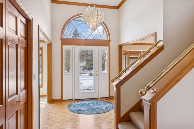 5043 Isle Avenue N, Lake Elmo, MN 55042