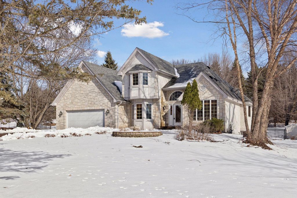 5043 Isle Avenue N, Lake Elmo, MN 55042