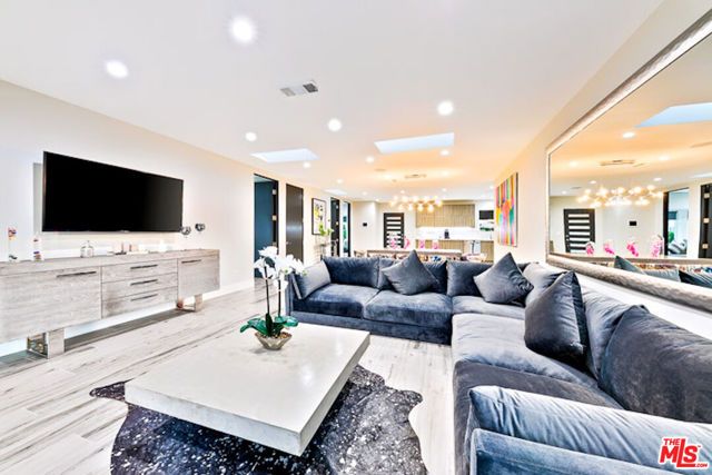 1741 Stearns Drive, Los Angeles, CA 90035