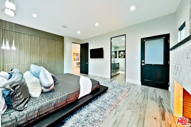 1741 Stearns Drive, Los Angeles, CA 90035