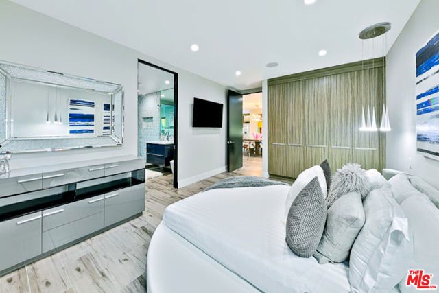 1741 Stearns Drive, Los Angeles, CA 90035