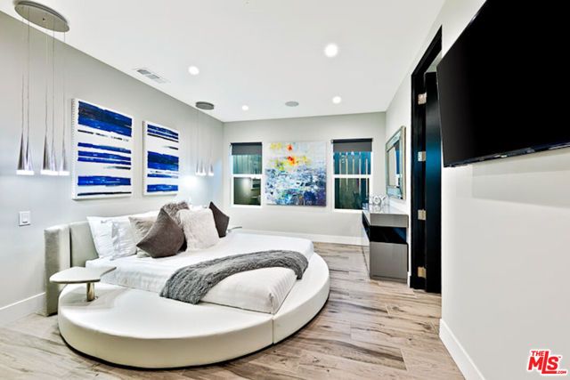 1741 Stearns Drive, Los Angeles, CA 90035