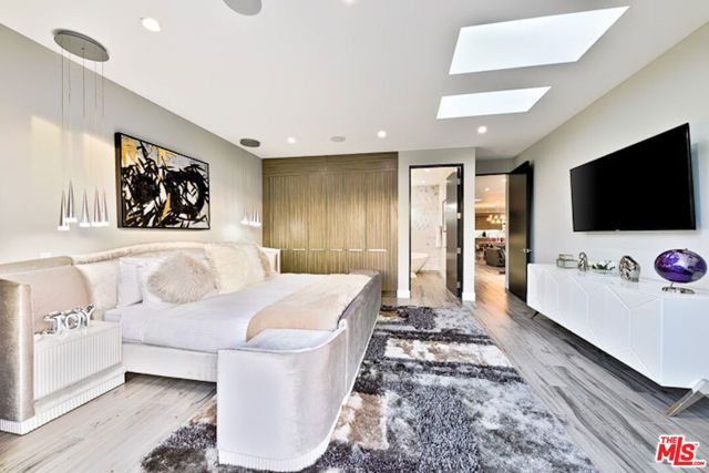 1741 Stearns Drive, Los Angeles, CA 90035