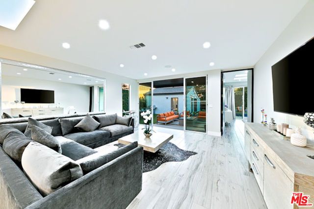 1741 Stearns Drive, Los Angeles, CA 90035