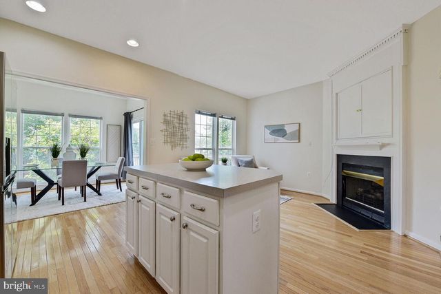 45571 TRESTLE TER, Sterling, VA 20166