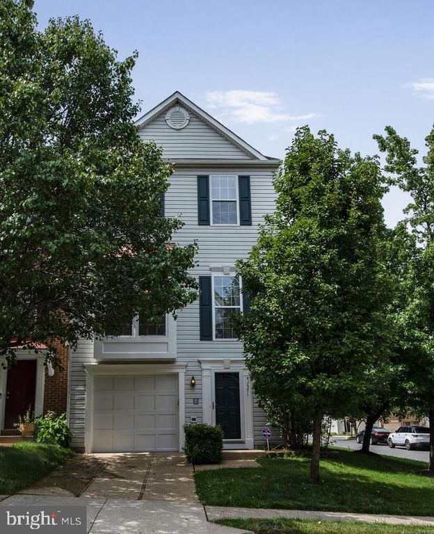 45571 TRESTLE TER, Sterling, VA 20166