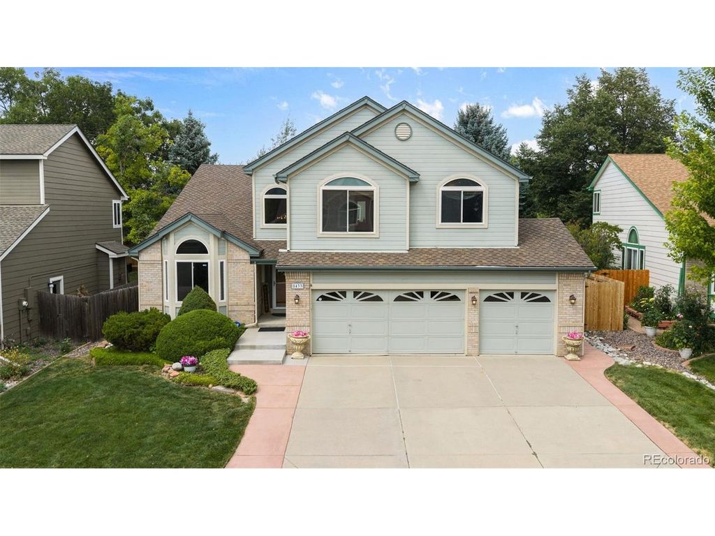 8433 Owens Ct, Arvada, CO 80005