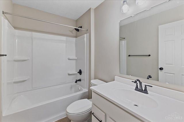 445 Bethpage Way, Turtle Creek Twp, OH 45036