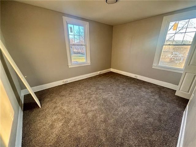 30 1st St, Leetsdale, PA 15056
