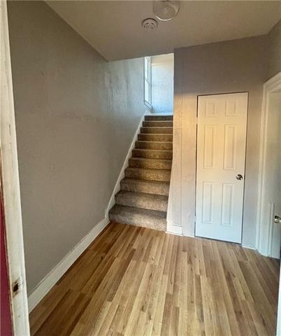 30 1st St, Leetsdale, PA 15056
