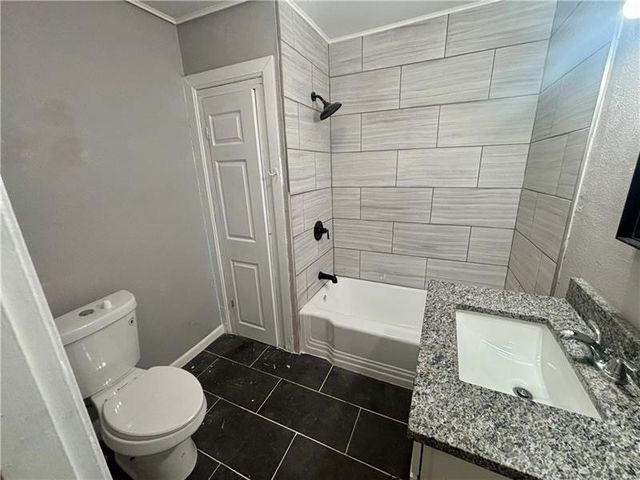 30 1st St, Leetsdale, PA 15056