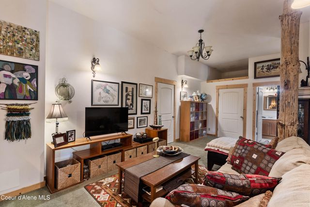 181 Spring View Lane, Sagle, ID 83860