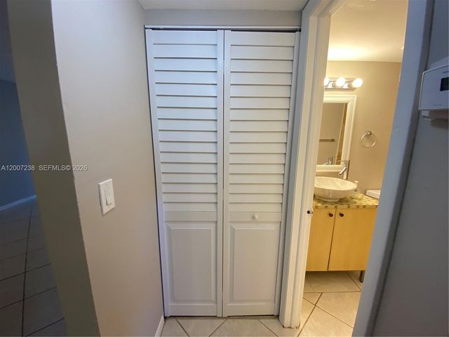 3399 Foxcroft Rd 103, Miramar, FL 33025