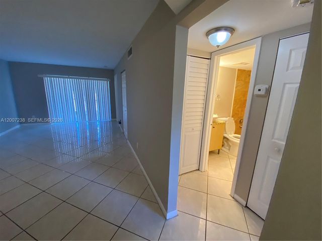 3399 Foxcroft Rd 103, Miramar, FL 33025