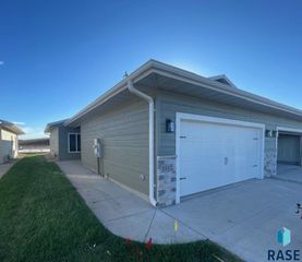 3512 S Heather Ave Avenue, Sioux Falls, SD 57106