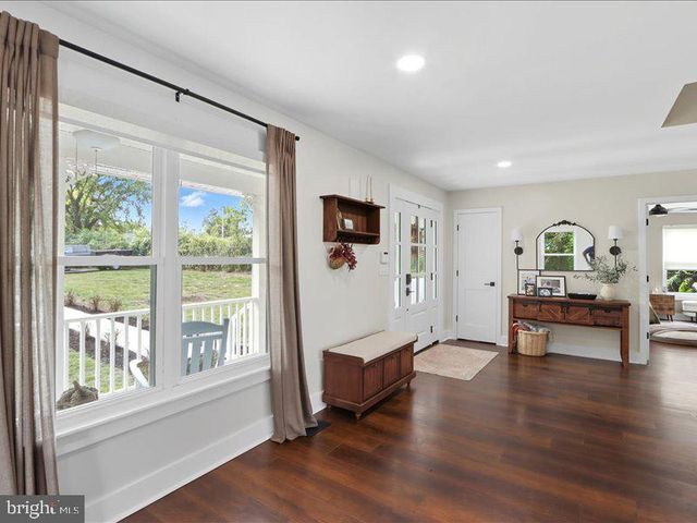 706 E SHORE RD, Pasadena, MD 21122