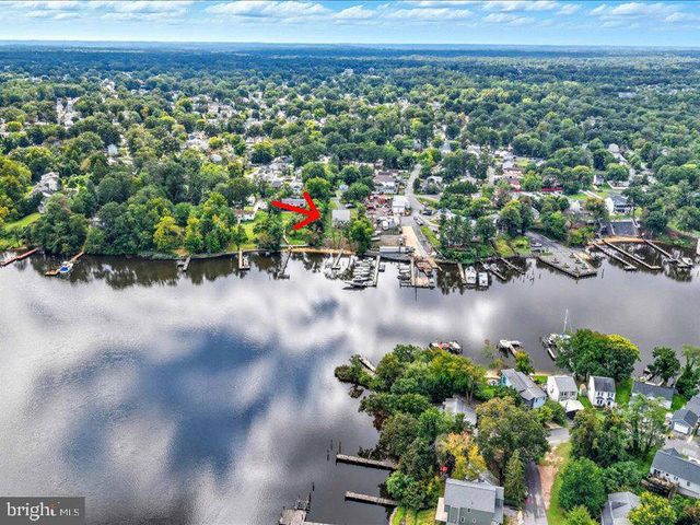 706 E SHORE RD, Pasadena, MD 21122