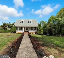 706 E SHORE RD, Pasadena, MD 21122