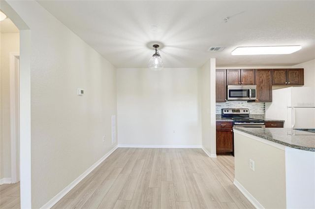 8911 MANOR LOOP 207, Lakewood Ranch, FL 34202