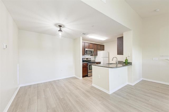 8911 MANOR LOOP 207, Lakewood Ranch, FL 34202