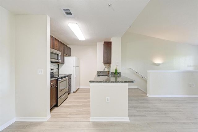 8911 MANOR LOOP 207, Lakewood Ranch, FL 34202